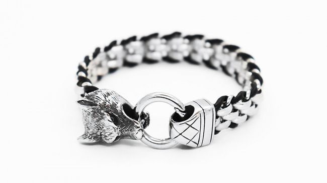 Man's Fox Head Stainless Steel/Black Robber Bracelet: Quality: 1 Item: Fox Head Bracelet Weight: 60 grams Width: 12 mm Thickness: 7.5 mm Length: 8.5 inches Color: Antique Designs: Fox Head Lock: Ring Lock Metal: Stainless Steel, This item made