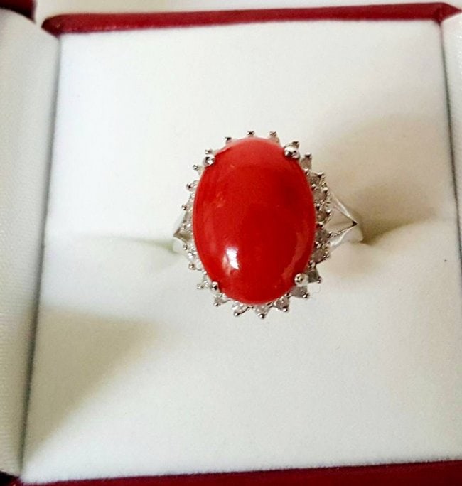 Anniversary Ring Diamond Red Coral 6.46Ct 14k W/g: Gem Type: Natural Diamond and Red Coral Item: Ring (Size: 7) Diamond: .61 Carat Round Brilliant Clarity: I, Color: H-I Coral : 5.84 Carat Oval Cabochon Grade : A, Color: Pink Red Measurement: 15x12 mm