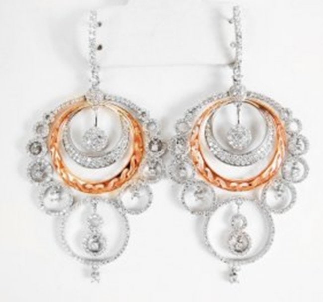 Creation Diamond Chandeliers Earr 5.68Ct 18k W/g Over: Creation Diamond High Quality Item Item: Earrings 670 Pieces Weight: 5.68 carat Round brilliant Clarity: VVS, Color: F Length: 2.3/4"x Width 1.1/2" inch Setting: Micro Pave 18k white Rose gold overlay