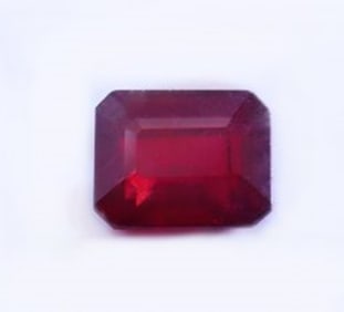 Loose Madagascar Red 8.08 Ct Size: 12.1x9.7x6.2 mm: Gem Type: Natural Red Ruby Item: Loose Ruby Weight: 8.08 Carat Measurement: 12.9x9.7x6.2MM Shaped/Cut: Emerald Polished: Good Clarity: Transparent Color: Pigeon Blood Treatment: Fracture Fill