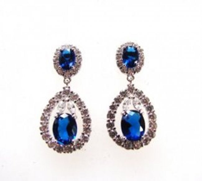 Creation Diamond/Sapphire Earrings 11.76Ct 18k W/g Over: Gem: Creation Diamond/Blue Sapphire Qty: 1 Item: Earrings Center stone: 9. carat oval shape, size6x5mm to 10x8mm (Clarity: VSI, Color: Blue) Creation Diamond: 2.76carat round (Clarity: VSI, Color: E) 