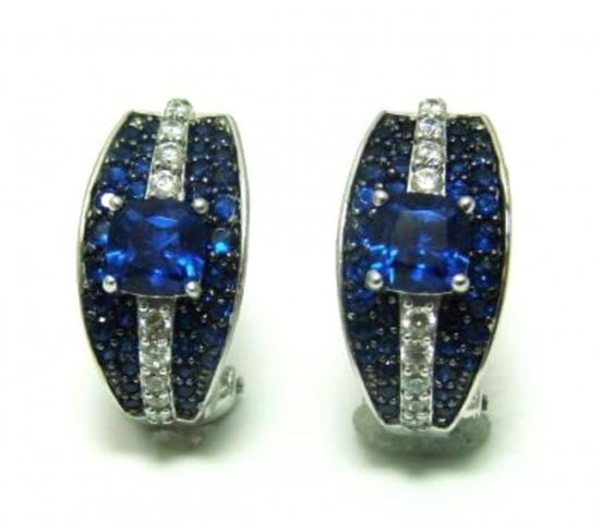 Diamond Sapphire Creation Ear 7.50Ct 18k W/g Overlay: Creation Diamonds/Blue Sapphire Earrings and high quality Item Item: Earrings Quantity: 1 Pair Creation Diamond: .56 carat round brilliant(Clarity: VVS1, Color D-E) Creation Blue Sapphire: 6.94 Carat 