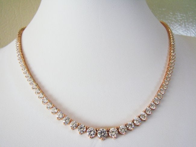 Necklace Diamond Creation 20.00Ct 18k R/g Overlay: Graduation Necklace Creation Diamonds High Quality 133 Pieces Weight: 20.00 Carat Round Brilliant Clarity: VVS, Color: F Thickness:3.5 mm 18k Rose Gold Overlay 925 Silver Weight: 17.68 grams-Come With