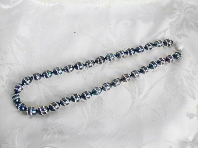 Necklace Culture Pearl Creation Diamond 44.20Ct/17.5": Gems Type: Natural Culture Pearl and Creation Daimond Grade: A, Color: Peacock/Gray Shape: of Round Measurement: 9 mm Creation Daimond 884 Pieces Weight 44.20 Carat Clarity VS Color G Necklace 17.5" L