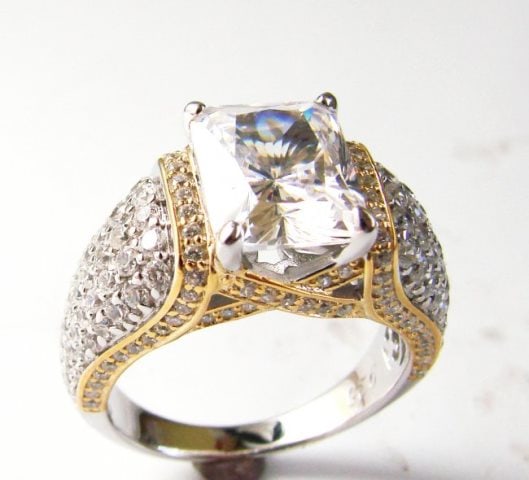 Creation Diamonds Ring 5.50ct 18k W-Y/g Overlay (1 of 4)