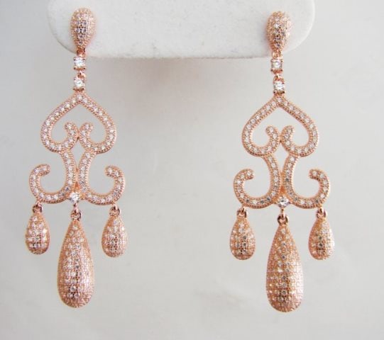 Creation Diamomd Earring 2.00Ct 18k R/g Overlay: Creation Diamond Chandeliers Earrings High Quality Item Item: Creation Diamond Chandeliers Earrings High Quality Item Earrings Weight: 2.00 Carat, Round Brilliant (Clarity: VVS-Color-F) Setting: Micro