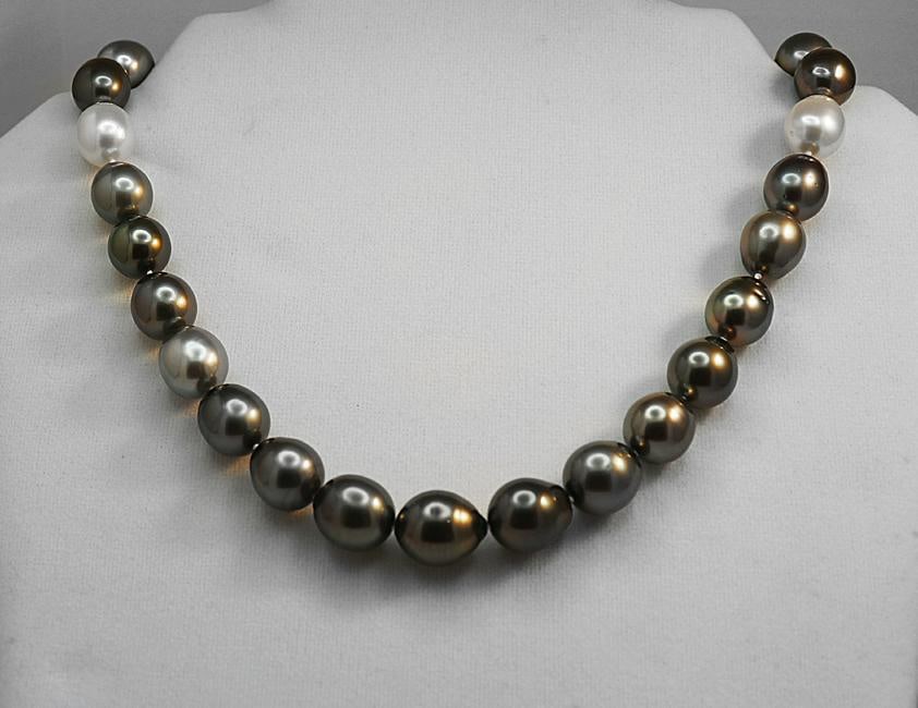 Tahitian/South Sea Pearl Necklace 12-14 mm 14k W/G Ball: Gems Type: Natural Tahitian/South Sea Pearl Grade: B-C, Color: Multi- Luster: Good- Shape: Off Round- Measurement: 12-14 mm, 29 pieces Origin: Tahiti/South Sea- Necklace: 17.5"- Ball Clasp: 14k