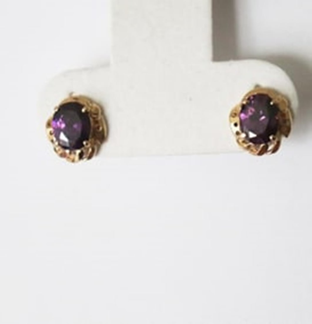 Natural Amethyst Stud Earring 5.38Ct 18k R/g: Gems Type: Natural Amethyst Item: Earrings Stone Weight: 5.38 Carat Oval Facet Measurement: 9x7 mm Clarity: VS/Color: Violet Origin: Brazil Metal: 18k Rose Gold Weight: 3.45grams Stud Post/Backing
