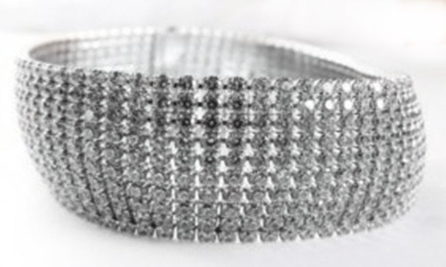 Bracelet Creation Diamond 16.21Ct 18k W/g Overlay: Creation Diamonds High Quality handicrafts Make Item: Bracelet, 800 Pieces Weight: 16.21 Carat Round Brilliant Clarity: VVS,Color: F Size: 7"inch Long W 3/4"inch ,Thickness: 2 mm Metal: 18k White Gold