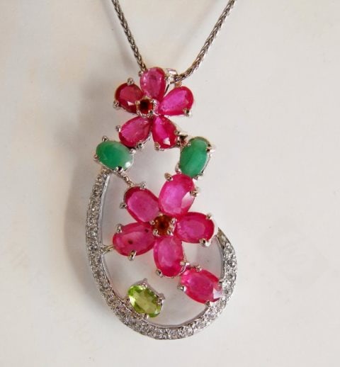 Natural Gems Multicolor Pendant 4.62Ct 18k W/g Overlay: Gems Type: Natural Multicolor Stones/Creation Diamond High Quality Item Hand made by Handicraft Ruby/Pink, Light color Emerald, Peridot, Citrine Weight: 4.62 Carat (16 pieces, Size: 2x1 to 5x3 mm) Ite