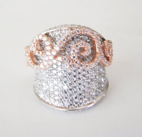Creation Diamond Antique Ring 3.64Ct 18k W-R/G Overlay: Creation Diamonds Ring High Quality Item Item: Ring Weight: 2.88 carat Round brilliant Clarity: VVS, Color: F Face Ring:L3/4" x W1/2",Thickness:2-3 mm Setting: Micro Pave 18k White/Rose gold overlay 9