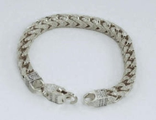 Men Hip Hop Bracelet Creat Diamond 8.20Ct 18k W/g Over: Item: Hip Hop Bracelet Stone: Creation, Withe Diamond Weight: 8.20 Carat round Brilliant Clarity: VS1 Color: F Length: 8" Inch Width: 7.3mm Weight: 46.6 grams Metal: 18K Withe Gold Overlay 925 S