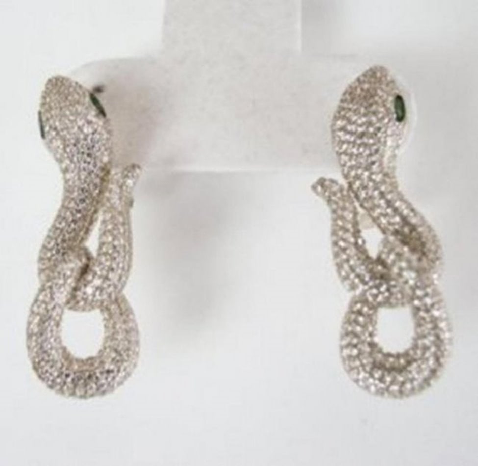 Creation Diamond Snake Earrings 6.57Ct 18k W/g Overlay: Creation Diamond & Green Garnet High Quality Item: Earrings Weight: 6.07 Carat Round Brilliant Clarity: VVS, Color: F Green Garnet:.50 Carat Marquise Cut Clarity: VVS, Color: Green Earrings Size: L 1.