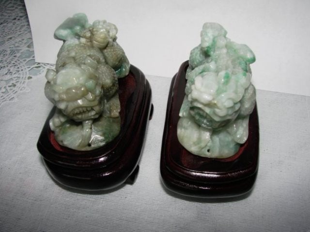 2 Antique Handmade Caved Jade Chinese Fool Dog: 2 Pieces Antique Handmade Caved Jade Chinese Fool Dog Gem: Natural Chinese Jade Items: Caved Foo Dogs Quantity: 1 pairs Grade: A Color: Green, white, brown texture High: 3" Width: 3.5" Origin: C