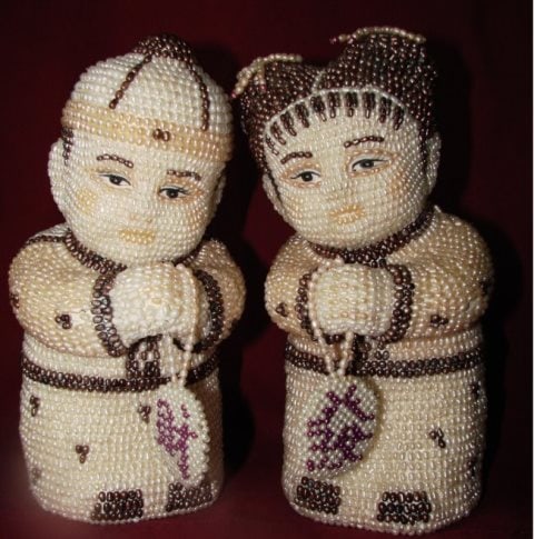 Antique a Couple Figures Handmade Freshwater Pear: Stunning Antique a Couple Figures Handmade with Freshwater Pearl Gem Type: Natural Freshwater rice pearl Quantity: 2 Item: A couple figures Pearl: AA Luster: good Length: 9" Width: 4" Color: Bro
