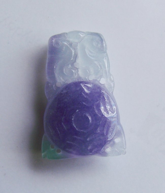 Bagua and Floating Yin Yang Jadeite Pendants JBC-2B: Gems Type: Natural jadeite Jade Carving Handwork Both Side Symbol of Dao, tai chi Item: Pendants,Grade:JBA-2B Texture/Transparency: good texture, semi-translucent Color: Lavender and Slyly green Measu