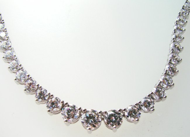 Necklace Diamond Creation 20.00Ct 18k W/g Overlay: Graduation Necklace Creation Diamonds High Quality Weight: 20.00 Carat Round Brilliant Clarity: VVS,Color: F Thickness:3.5 mm 18k White Gold Overlay 925 Silver Weight:7.40 grams-Come With Chain 17" in