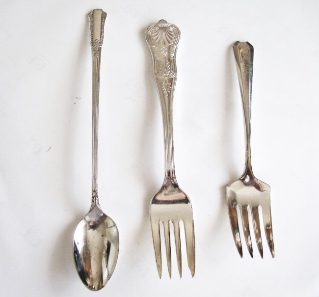 International Silverco./WM ROGERS MFG CO"I.S" Flatware: Mid 20th century marked Hand Stamps "INTERNATIONAL SILVERCO"and WM ROGERS MFG CO"I.S" Hand Hammered Sterling Silver Flatware(U.S.N) 1 Teaspoons(7.3/4")-2 Forks(7")-(6") Weight:112.07 grams Estimate Va