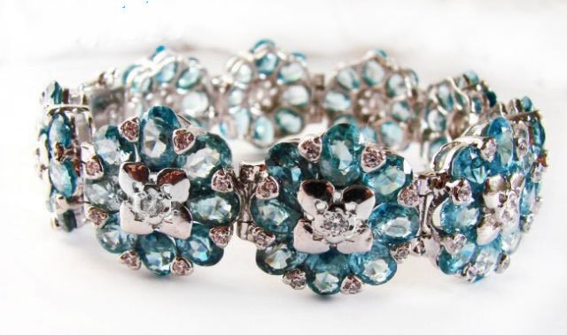 Natural Blue Zircon Bracelet 85.61Ct 18k W/g Over (1 of 6)