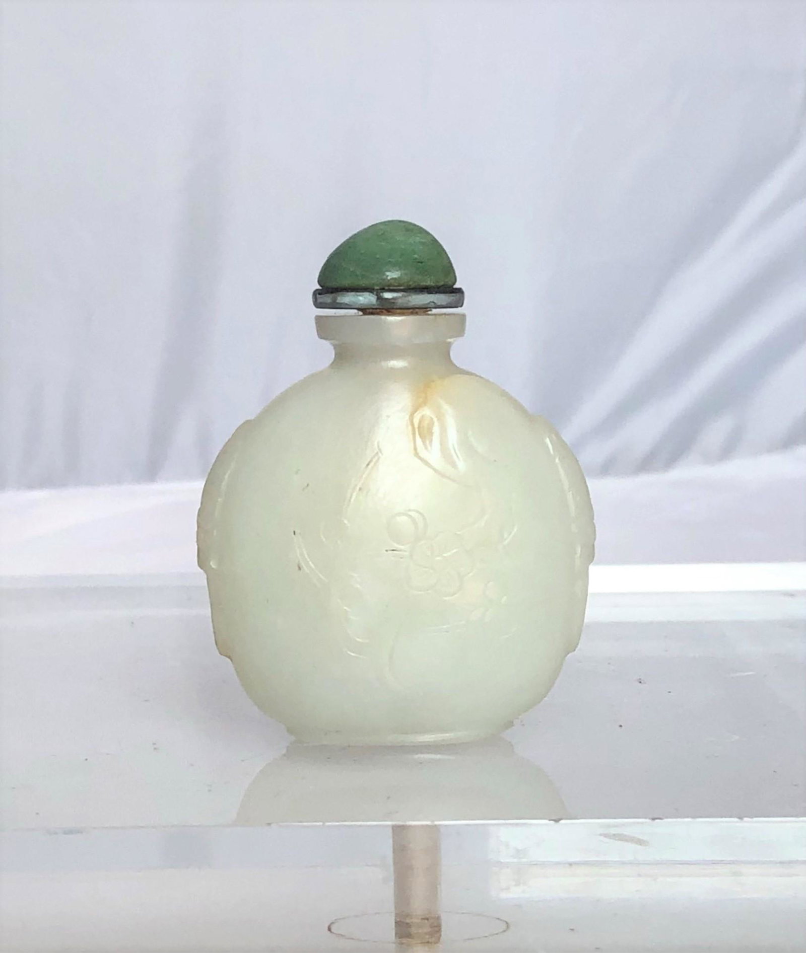 A Chinese White Jade Snuff Bottle, 19th century (1 of 9)