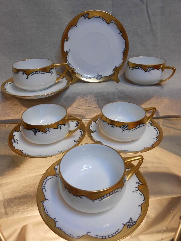 ROSENTHAL DONATELLO TEA CUPS: Set of (5) Rosenthal donatello tea cups with saucers.