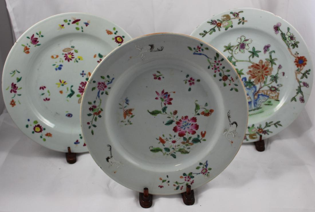 THREE CHINESE PORCELAIN EXPORT FLORAL PLATES (3X) (1 of 3)