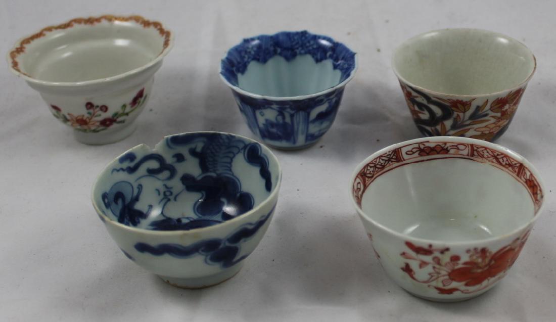 FIVE CHINESE EXPORT PORCELAIN BOWLS (5X) (1 of 4)