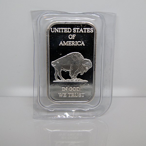 1 Oz Buffalo Design .999 Fine Silver Bar: 1 Oz Buffalo Design .999 Fine Silver Bar. Made in USA.