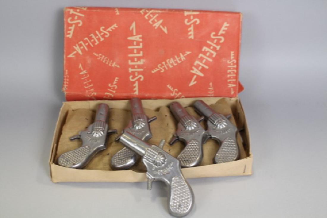 Store Display Stella Pop / Cork / Pneumatic Guns (1 of 1)