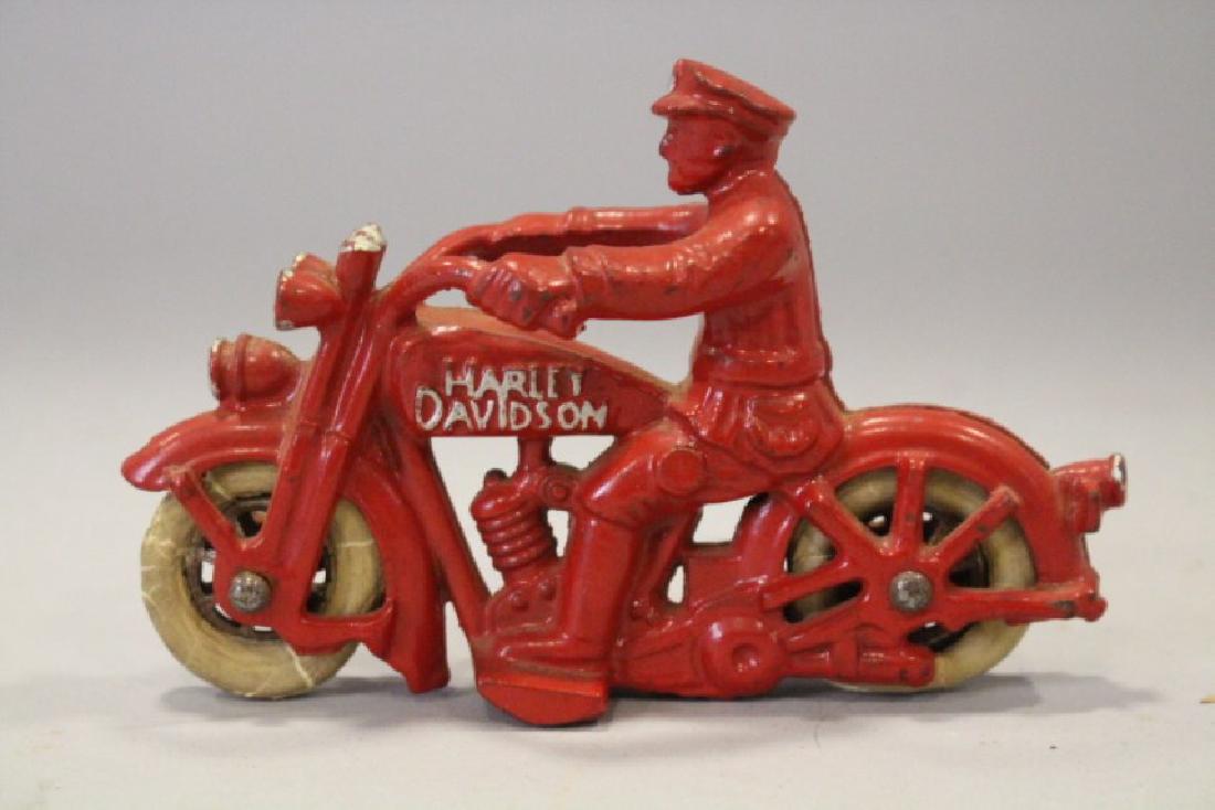 Hubley Motorcycle with Policeman Rider (1 of 1)