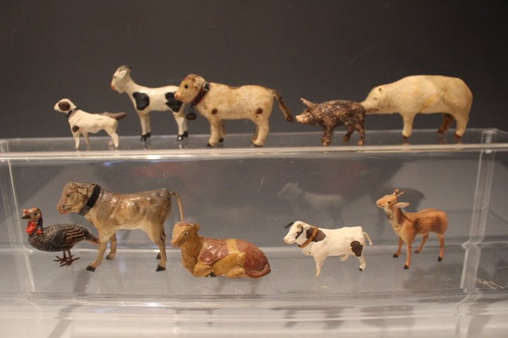 8 Stick Leg Putz Animals - Cows, Deer, Pigs, Goat &More (1 of 1)