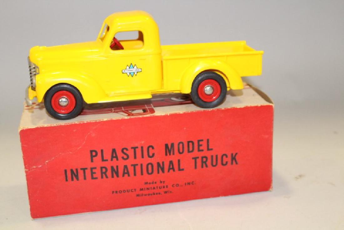 Plastic Model International Truck Pickup Mint in Box