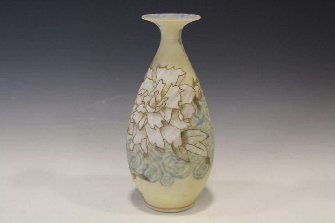 Mt. Washington Crown Milano Swirled Vase (1 of 2)