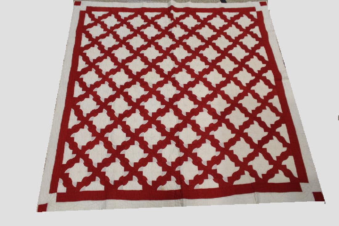 Red & White Drunkards Path Quilt (1 of 5)