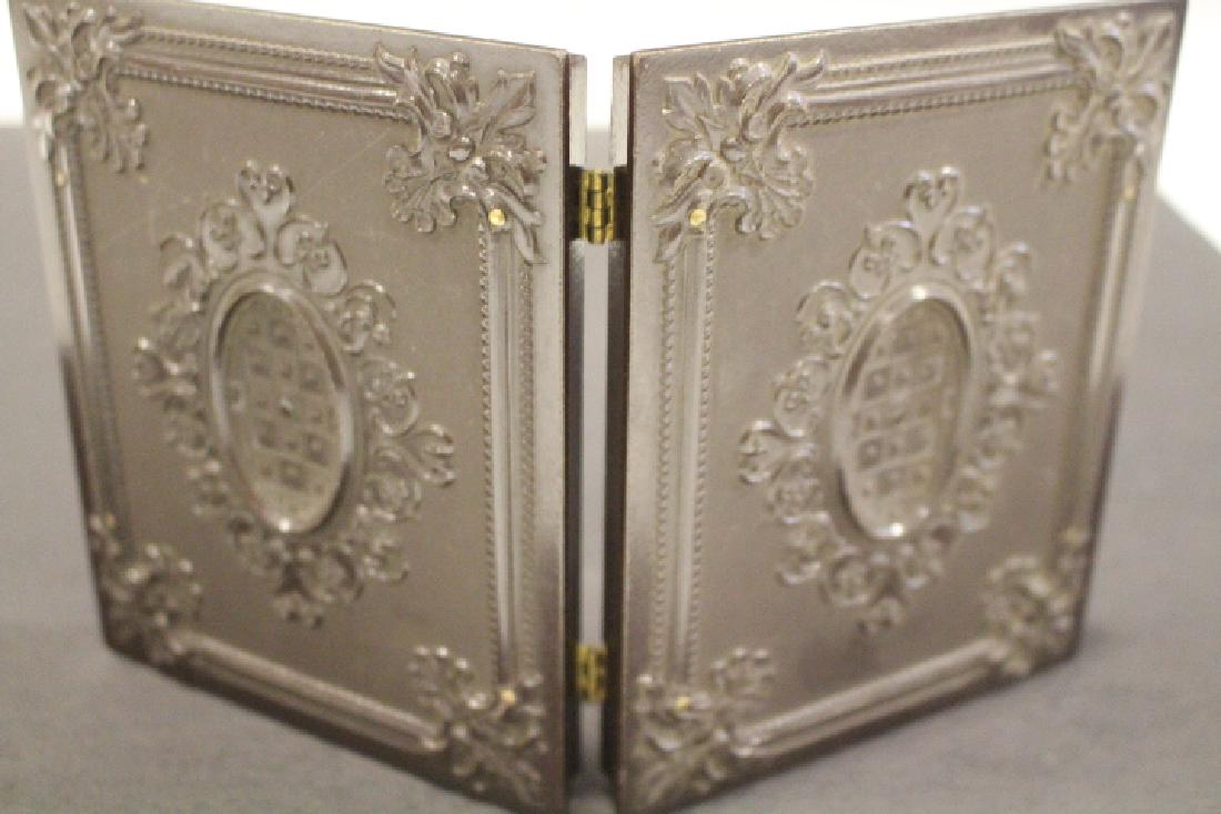 Gutta Percha Case with Male Image - Excellent (1 of 2)