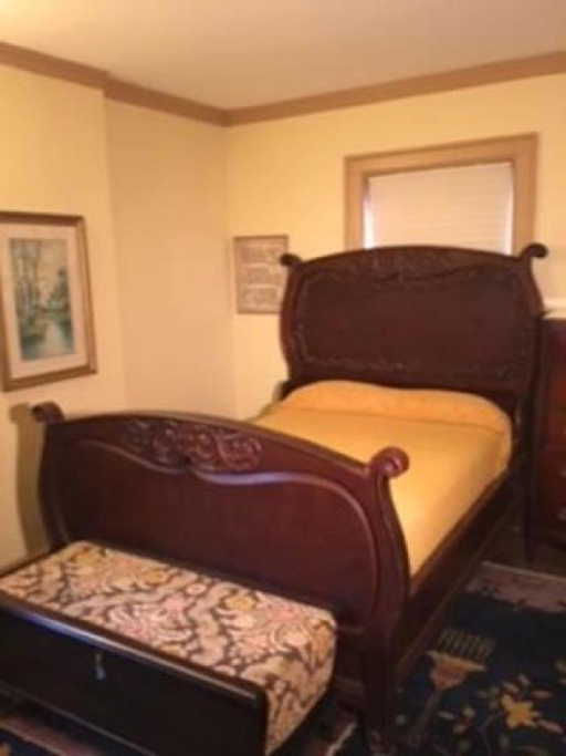 2 Piece Victorian Bedroom Set