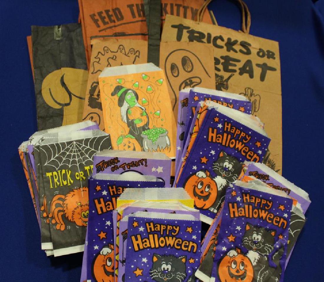 Halloween Trick or Treat Paper Bags - 75 Small & 6: Halloween trick or treat bags - 6 large bags, largest 13 x 14"; approx. 75 smaller individual treat bags, 4 x 6".