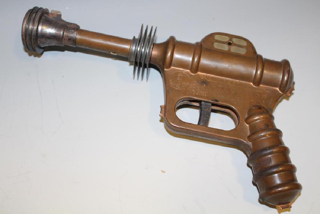 1930s Daisy Buck Rogers 25th C. Disintegrator Gun: Original 193 Daisy Buck Rogers 25th C. Disintegrator Pistol / gun, working. 10" Excellent