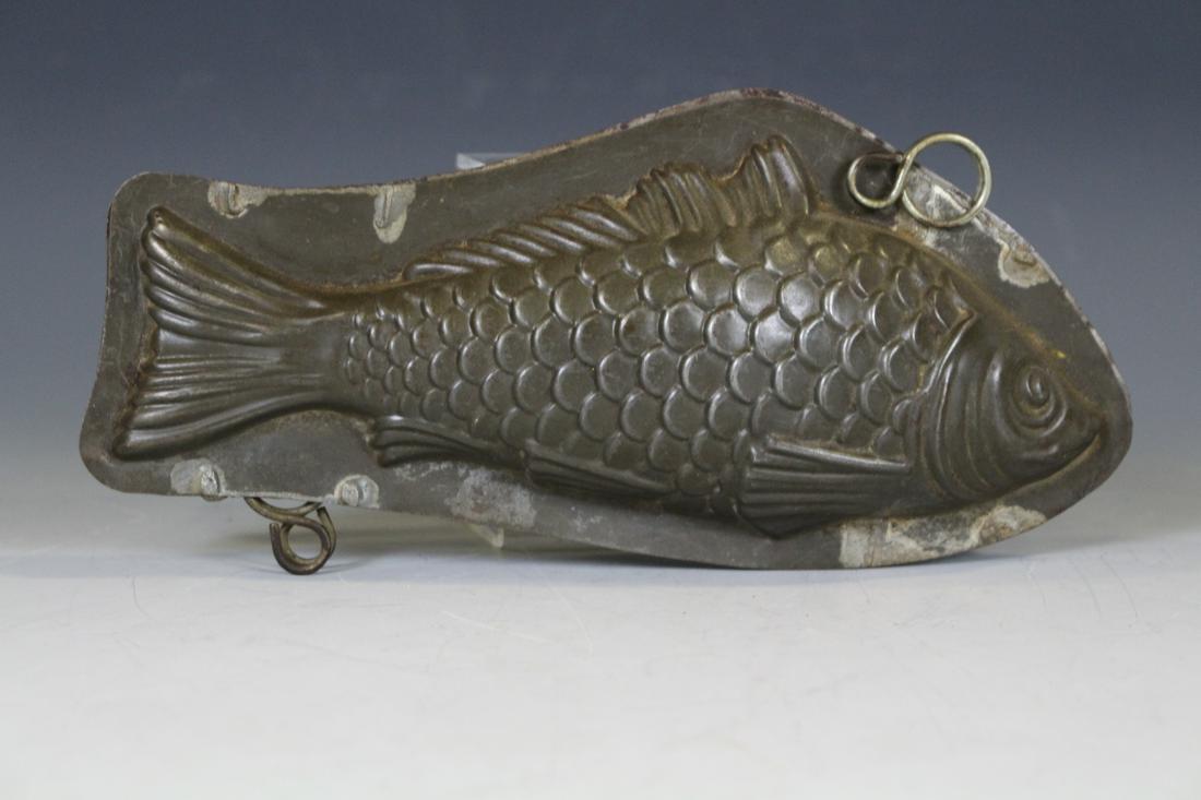 Early 2-Part Tin Fish Mold (1 of 2)