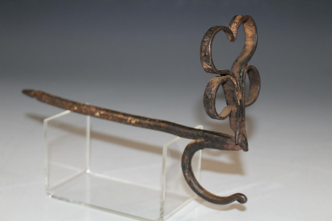 Heart-Form Jamb Hook / Sticking Tommy (1 of 2)