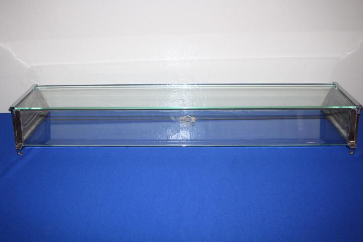 1940-50s Pie Slice Diner Display Case / Showcase: 1940-50s Pie Slice Diner Display Case / Showcase - diner / restaurant pie slice holder, chrome plated frame, plate-glass panels, one lifts open for access to pie, 35" L x 9" D x 5" H. THIS LOT REQUIRE