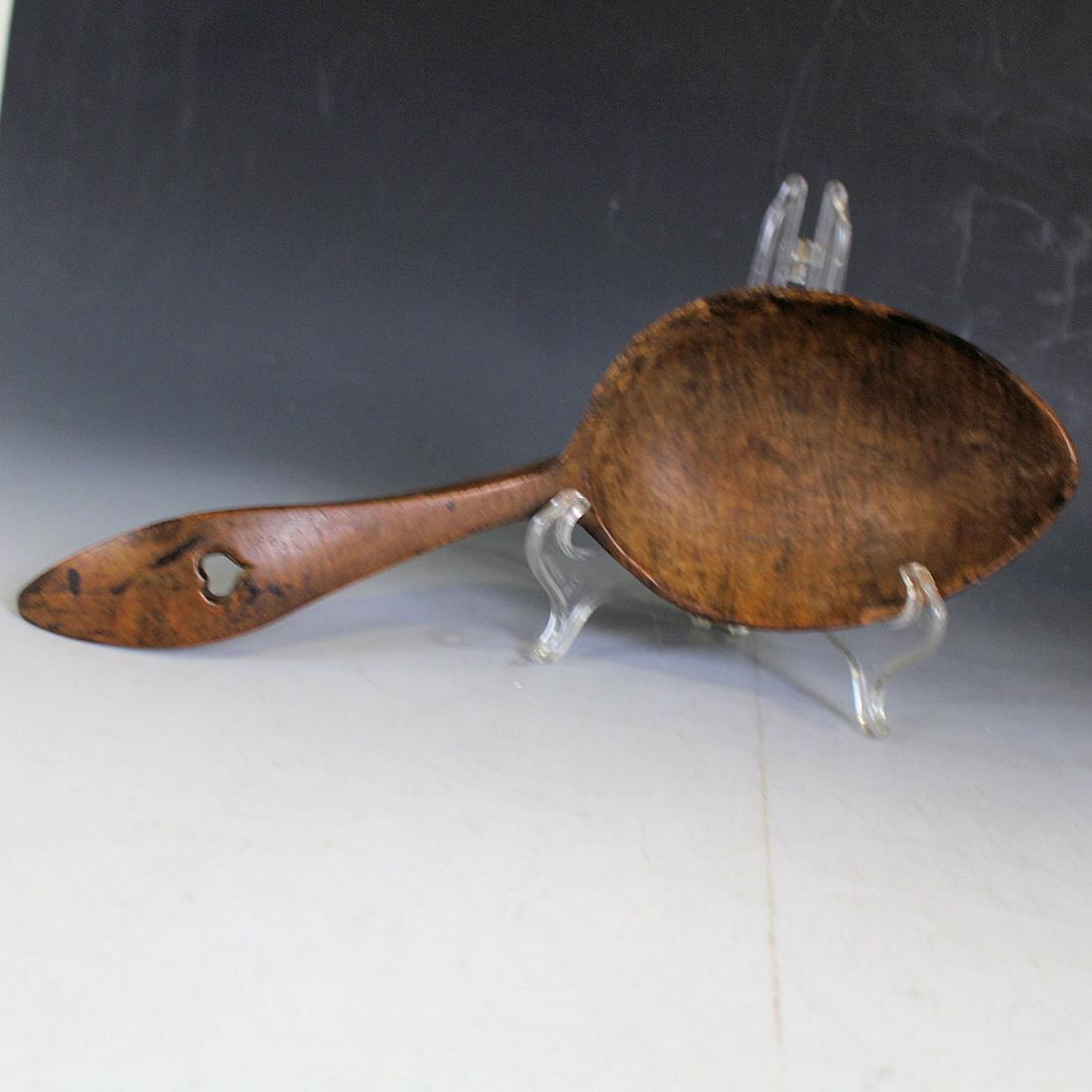 18th C Heart Cutout Burl Scoop (1 of 3)