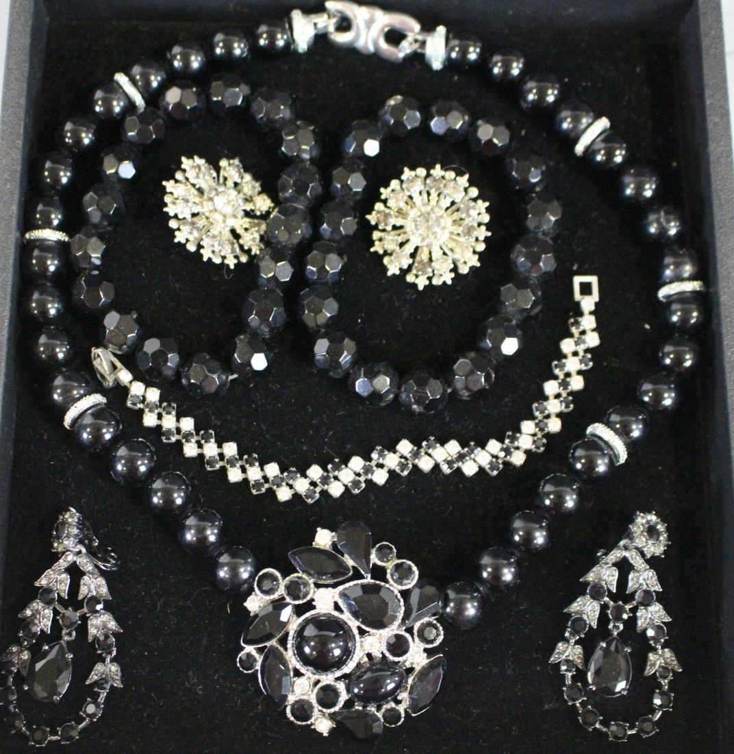 Vintage Jewelry Black Beads & Rhinestones (1 of 4)
