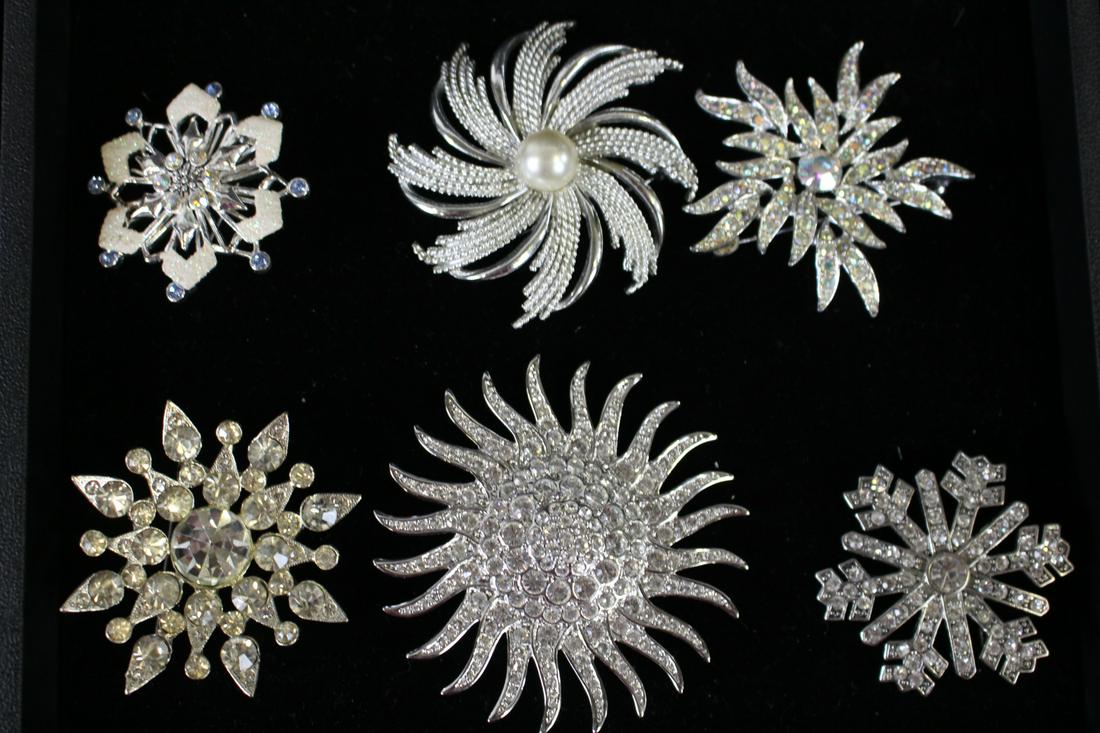 Vintage Costume Rhinestone Brooch Jewelry (1 of 5)