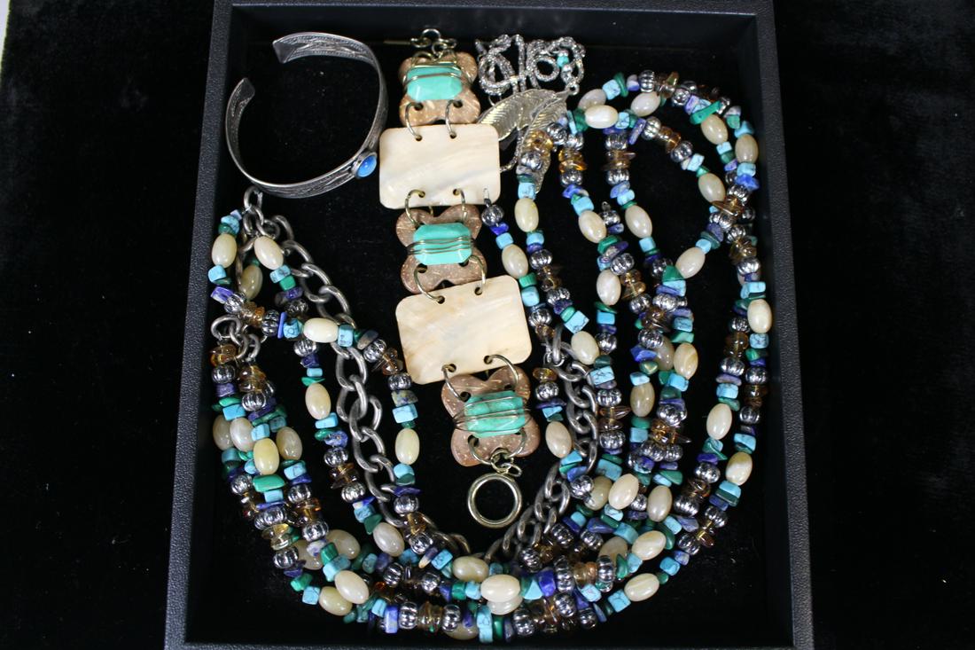 Vintage Costume Jewelry Turquoise & Beads (1 of 3)