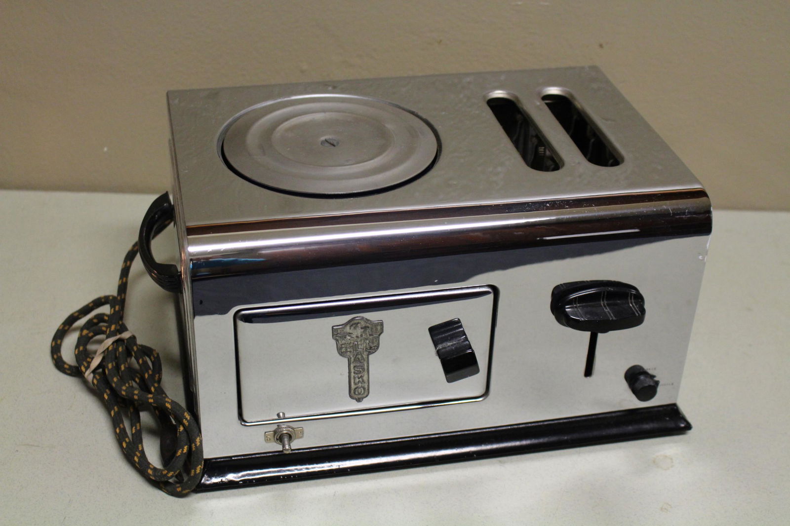 194050s Lasko "ToastStove" Toaster & Hot Plate Combo Barnebys