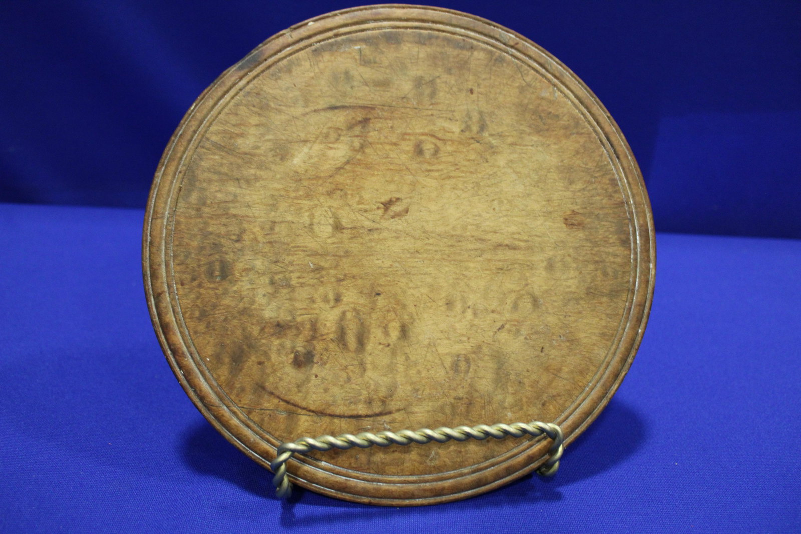 Tiger Maple Round Cutting Board: Tiger Maple Round Cutting Board - 10" W.