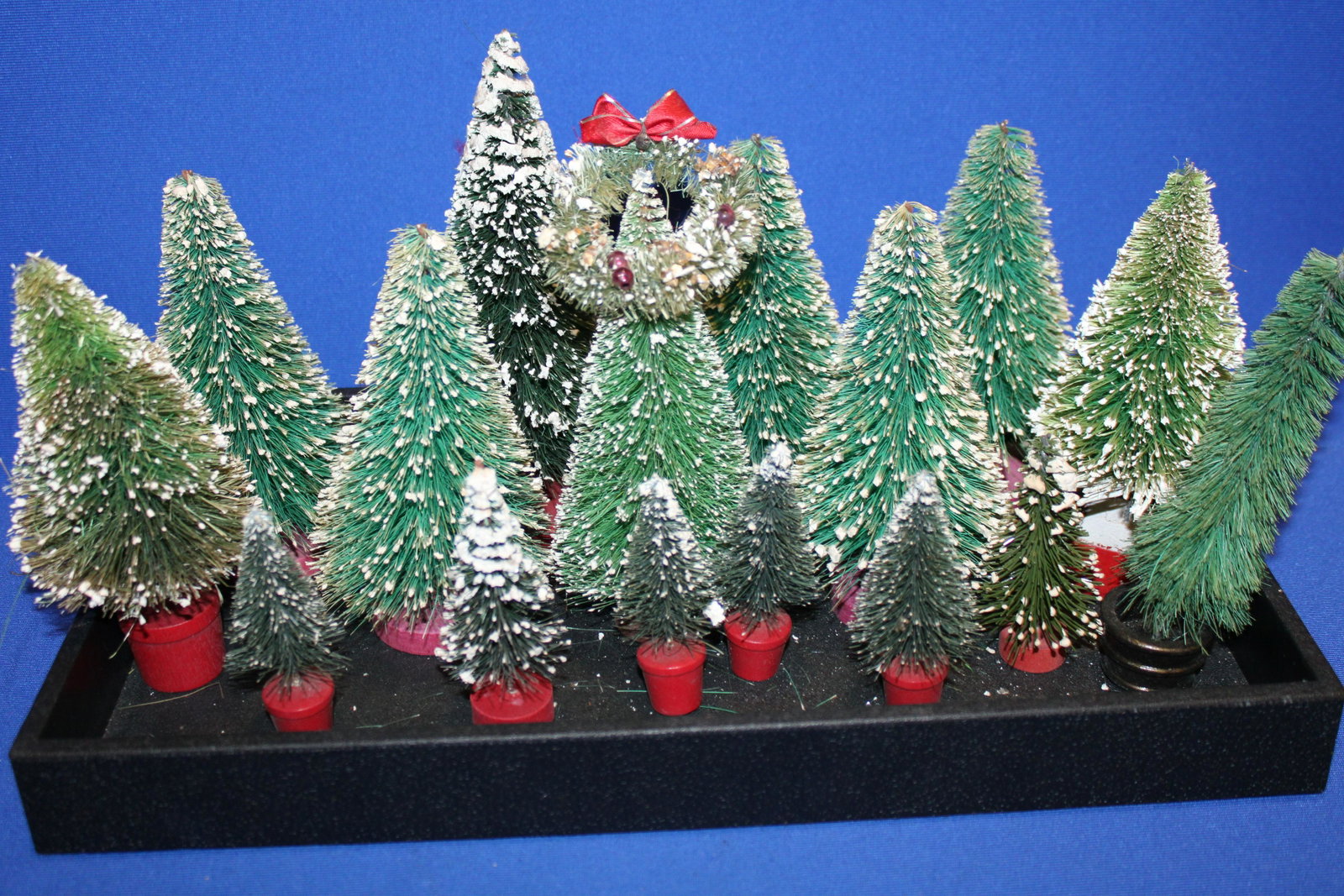 Large Lot of Brush Christmas Trees: Large Lot of Brush Christmas Trees - tallest 7 1/2" H; smallest 3 1/2" H.