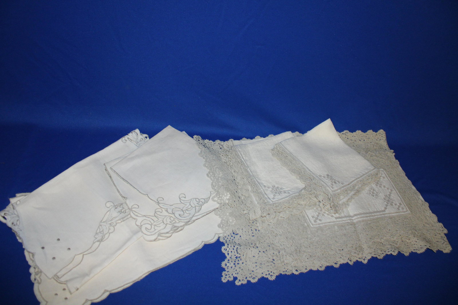 2 Sets 1950s Linens - Table Runners, Napkins, More Unused (1 of 5)