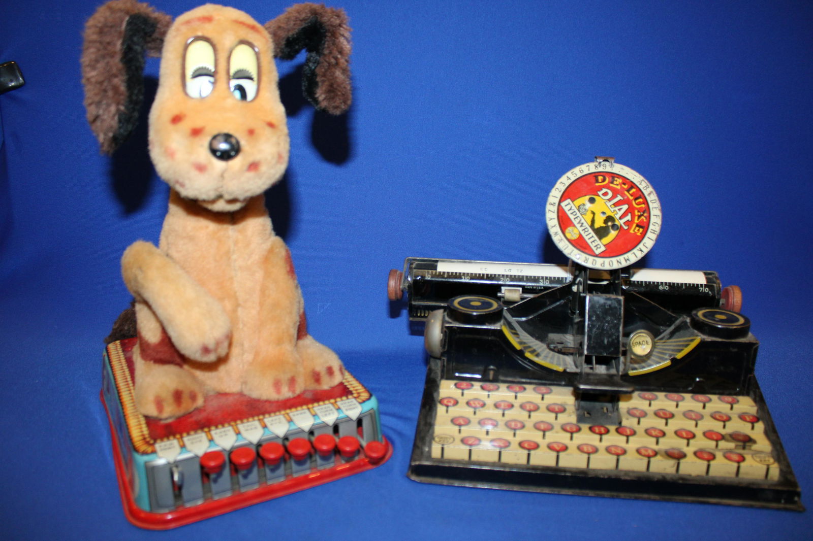 Marx Deluxe Dial Typewriter & Buttons Puppy Toys (1 of 1)